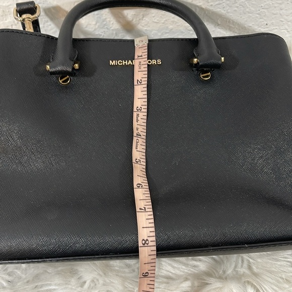MICHAEL MICHAEL KORS Savannah Medium Saffiano Leather Satchel Black & Gold - Picture 13 of 15